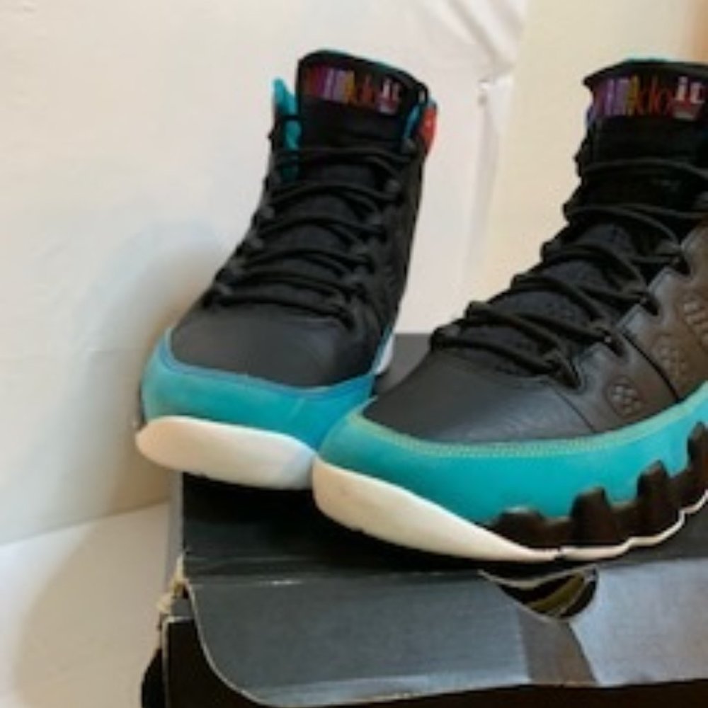 Gently Pre-Owned w/box 2019 - NIKE JORDAN 9 RETRO "DREAM IT DO IT " - Picture 2 of 3